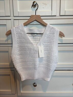 Vince White Textured Knit V-Neck Sweater Vest